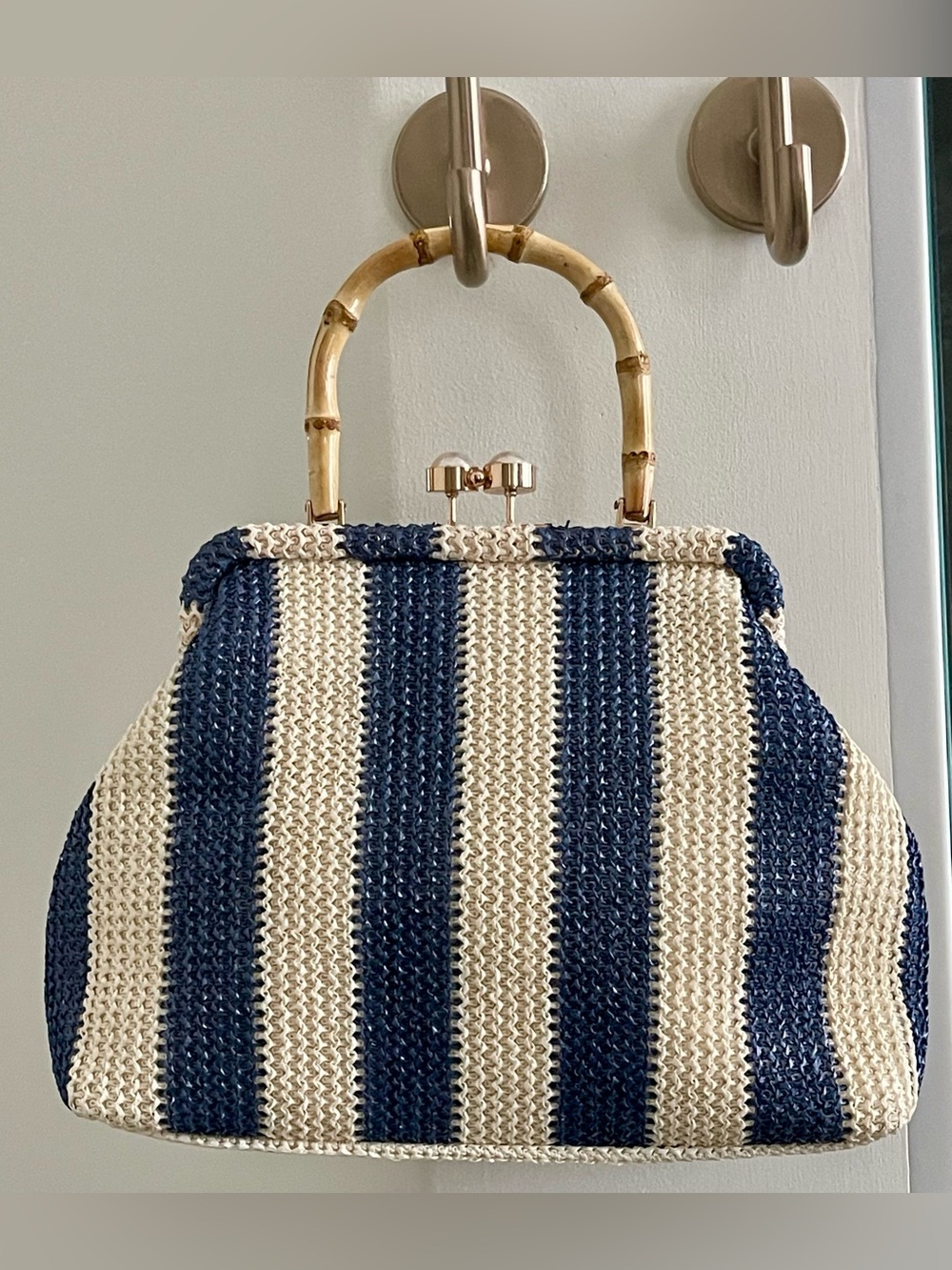 Tommy Bahama Straw Framed Bag Blue/Cream with Bamboo Handle  Gold KISS Lock - Picture 13 of 14